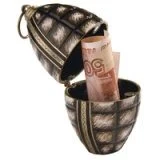 Футляр в форме гранаты с банкнотой