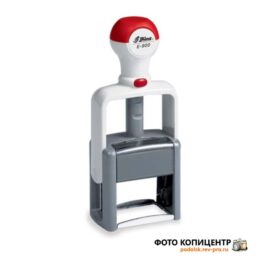 Металлическая оснастка для штампа с красной ручкой